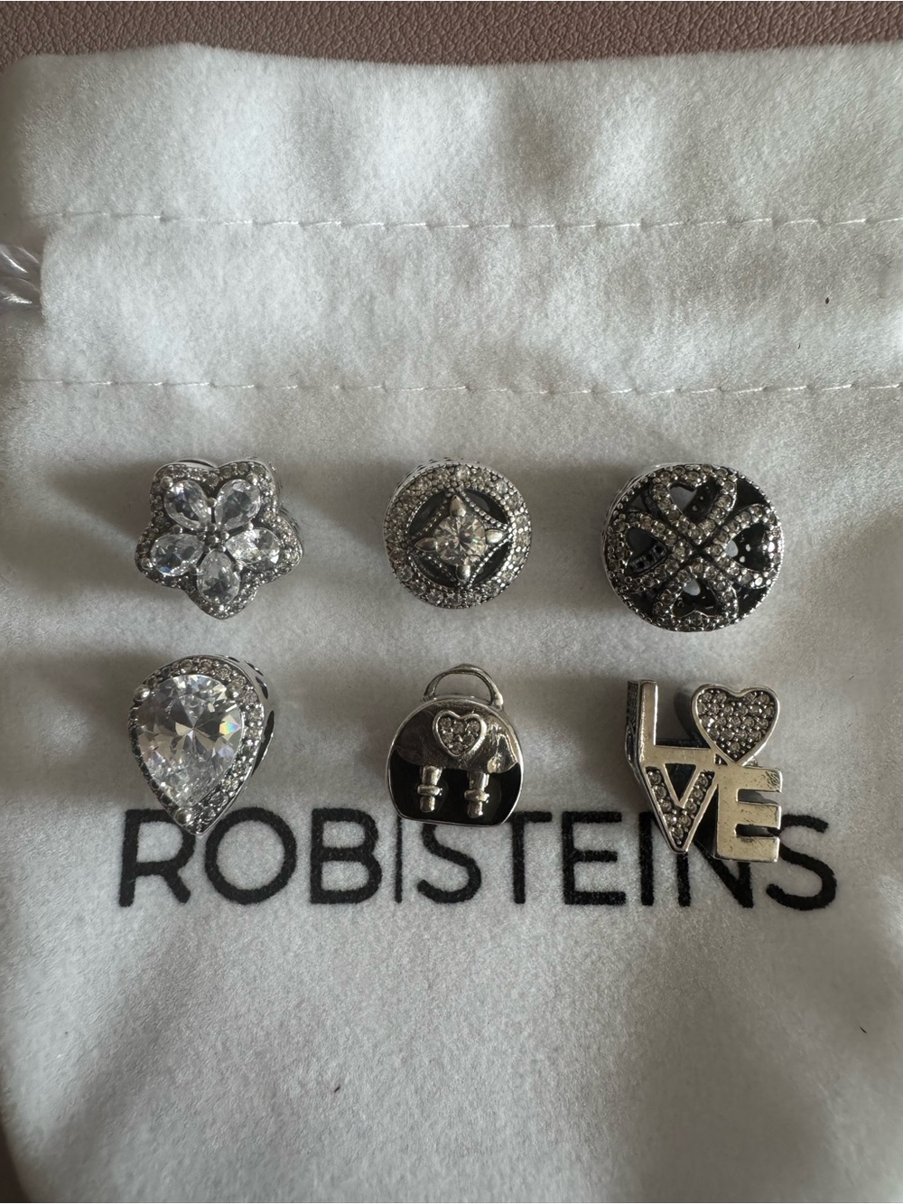 Robert Steins Charms New